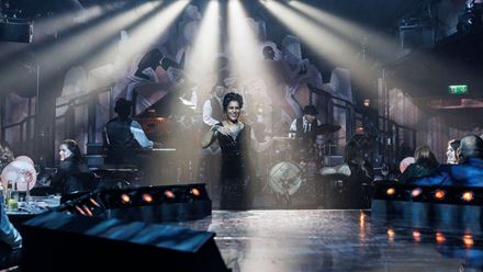 Enjoy a frivolous night of live Harlem jazz performances, spectacular musical performances and immersive dining at 58th Street. Image courtesy of Golden Tours.