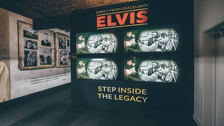 Explorez plus de 400 artefactes provenant d'une mémorablia unique du King en visitant l'exposition Direct from Graceland: Elvis. Image fournie par Golden Tours