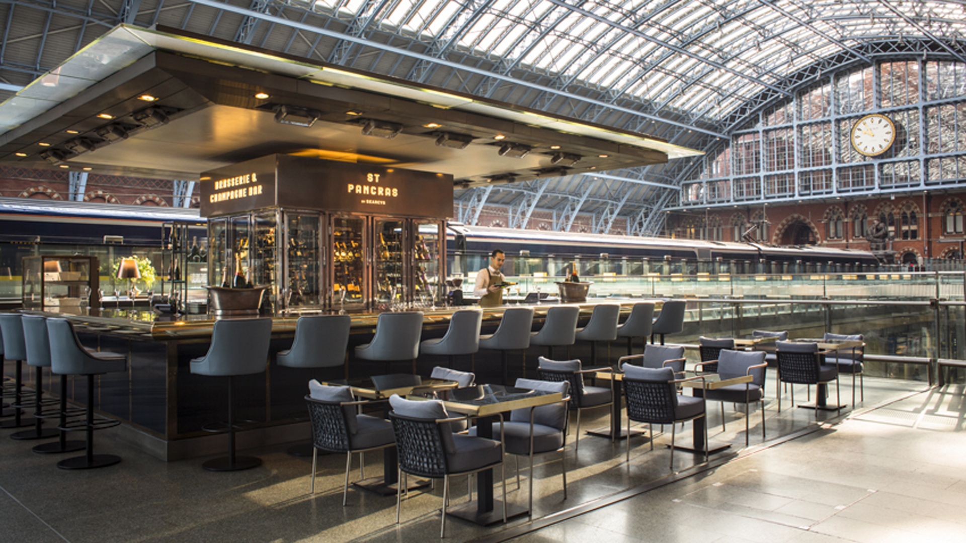 The bar at St Pancras Champagne Bar