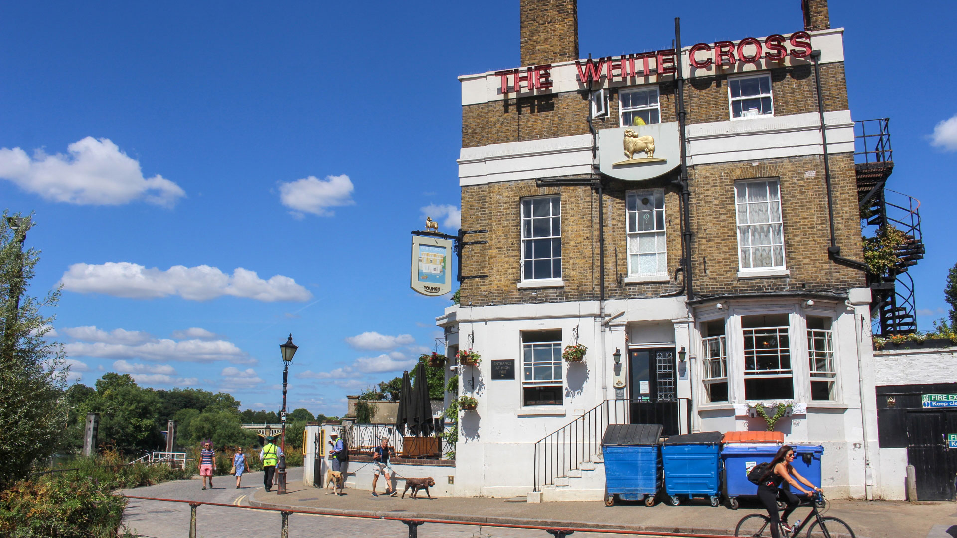 A photo of The White Cross pub in Richmond on a bright sunny day