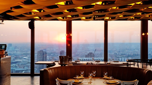 Exploring London's Hottest Nightlife Hotspots - Late-Night Eats and Street Food