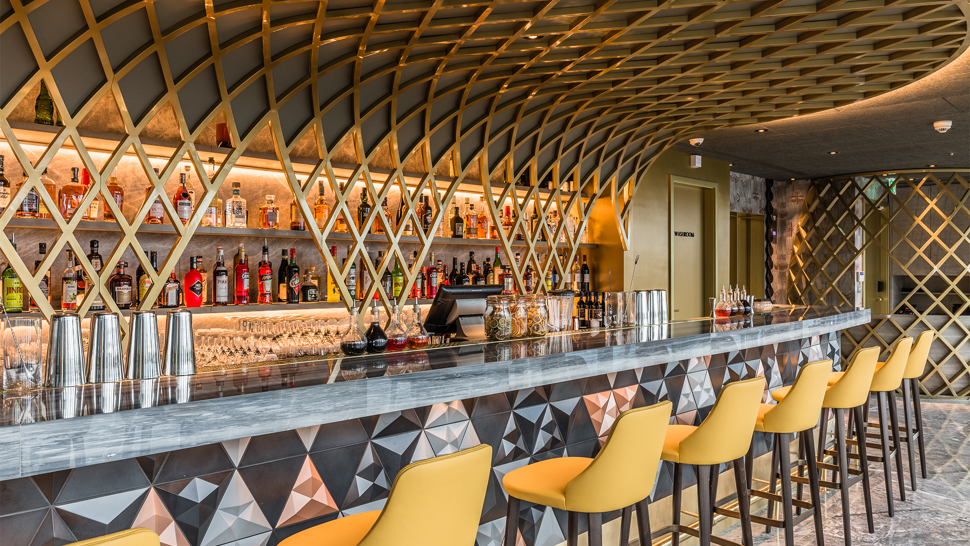 The bar at Jin Bo Law Skybar