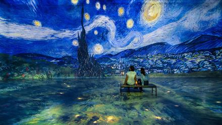Wander into Van Gogh's dreamlike world at FRAMELESS, where celebrated artworks surround you in breathtaking 360-degree projections. Image courtesy of FRAMELESS.