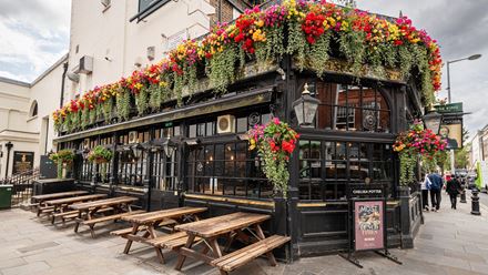 Enjoy cask ales and traditonal pub food at the Chelsea Potter on King's Road. Credit: Greene King. Image courtesy of Greene King.