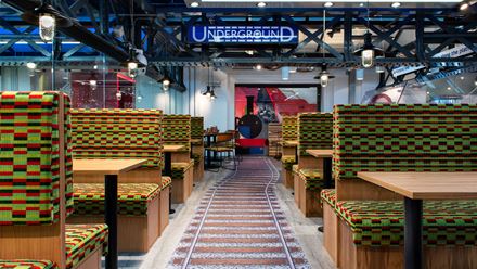Profitez d'une gamme de repas chauds et d'en-cas savoureux à la cantine du London Transport Museum. Avec l'aimable autorisation du London Transport Museum.