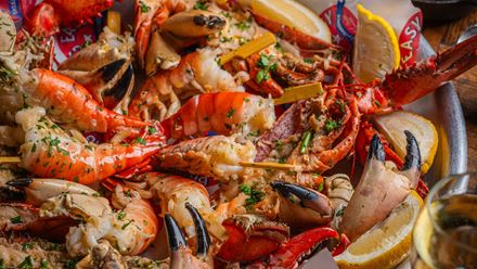 Seafood at Big Easy. Image courtesy of Big Easy.