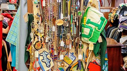 Pre-loved jewellery. Image courtesy of Cenci.