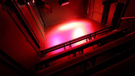 A view of the stage at Etcetera Theatre. Credit: Robert Piwko. Image courtesy of Etcetera Theatre.