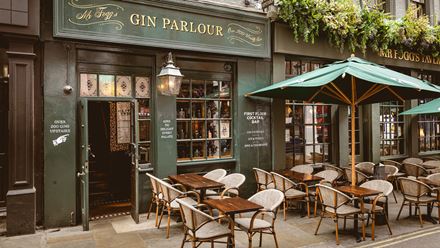 Tables and chairs outside Mr Fogg's Gin Parlour Covent Garden. Credit: Johnny Stevens. Image courtesy of Inception Group.