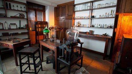 Faraday’s original basement laboratory. Credit: Paul Wilkinson Photography. Image courtesy of The Royal Institution.