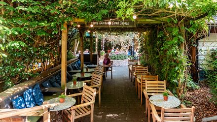 Crab Shack in the garden. Credit: Sezgin Kandemir. Image courtesy of Greene King.
