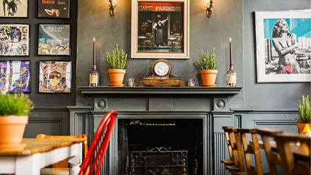 Inside The Hillgate. Credit: www.fabriciovianna.com.br. Image courtesy of Inda Pubs & Crusoe Inns.