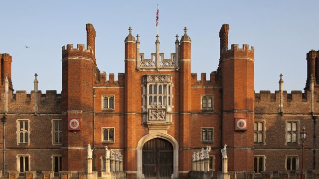 Hampton Court Palace,The Great Gatehouse, West Front