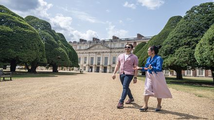 Stroll through Hampton Court Palace’s world-famous gardens, home to the oldest puzzle maze. © London & Partners/Michael Barrow.
