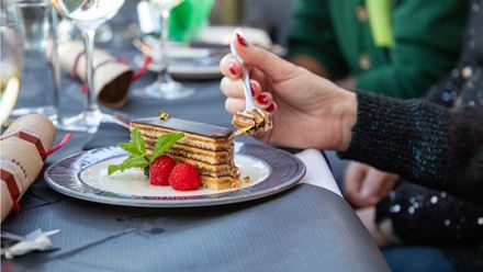 Enjoy a Christmas Day Cruise on the Thames. Image courtesy of Golden Tours