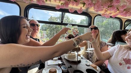 Enjoy the experience with friends to make the most of your day in Windsor. Image courtesy of Golden Tours.