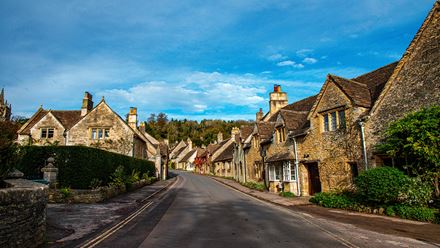 Visit the Cotswolds and explore its charming villages with their adorable matchbox cottages. Credit: George Ciobra. Image courtesy of Unsplash.