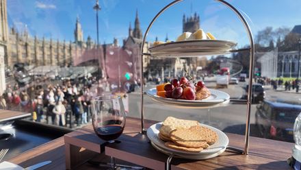 Hop aboard the London Wine Tasting Bus for an unforgettable 90-minute experience. Image courtesy of Golden Tours.
