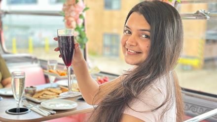 The London Wine Tasting Bus Tour is ideal for wine lovers and foodies. Image courtesy of Golden Tours.