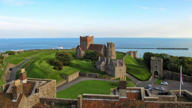 Explore Dover Castle. ©Valerio Gentile/Unsplash.