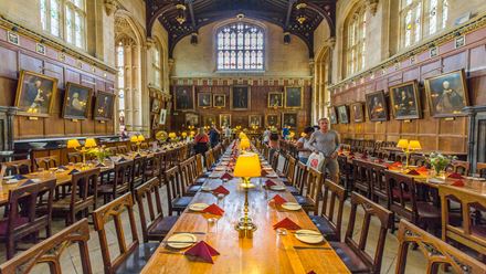 Marvel at the dining hall at Christ Church College. Image courtesy of Shutterstock