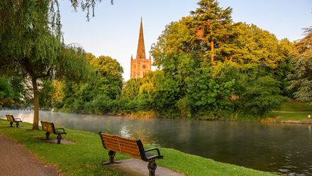  The Church of the Holy Trinity and the river Avon in Stratford-upon-Avon. Image courtesy of Shutterstock.