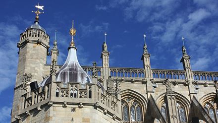 Windsor Castle precincts © Lorena Kelly via Unsplash. Bild mit Genehmigung von Lorena Kelly via Unsplash 