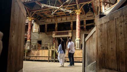 Explorez le monde de Shakespeare et découvrez la structure ingénieuse du Globe Theatre lors d'une visite guidée. ©London & Partners/Michael Barrow
