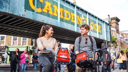 Tour London's famous sights and landmarks on a Santander Cycles bike. Credit: Golden Tours. Image courtesy of Golden Tours. Tour London's famous sights and landmarks on a Santander Cycles bike. Credit: Golden Tours. Image courtesy of Golden Tours.
