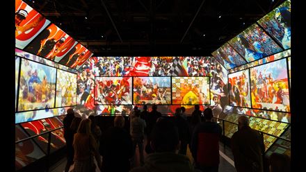 Experience the action of the Pit Wall © The Formula 1 Exhibition. Image courtesy of The Formula 1 Exhibition.
