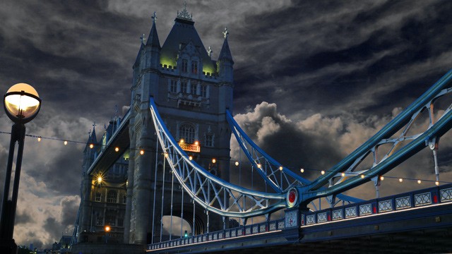 Explore the creepy corners of London. Credits: Shannon Tremaine on Unsplash.