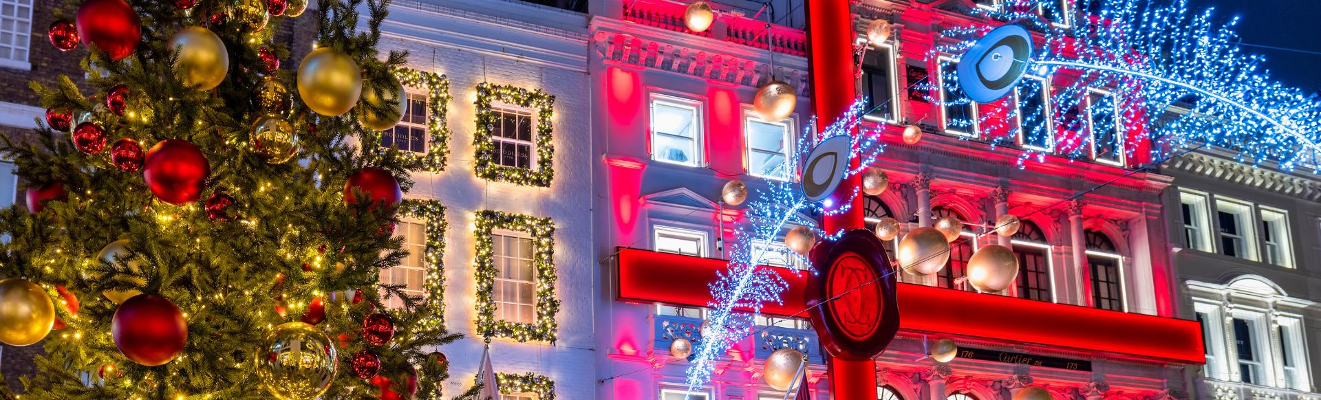 Funkelnde Schaufensterbeleuchtungenin Mayfair London.