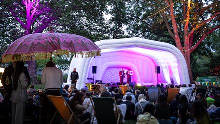 Enjoy live entertainment at the Mane Stage during Zoo Nights at London Zoo. Image courtesy of ZSL.