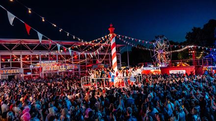 Step back into the 1950s and follow the T-Birds and the Pink Ladies to Rydell High in the new Grease Immersive Experience. Credit: Danny Kaan. Image courtesy of London Theatre Direct.