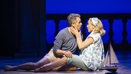 High Society brings to the stage a satirical romance and golden-age Hollywood musical glamour. Credit: Pamela Raith Photography. Image courtesy of London Theatre Direct.