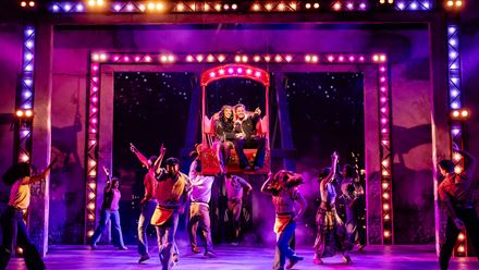 Immerse yourself into the life and music of global artist Chaka Khan © Danny Kaan. Image courtesy of London Theatre Direct.