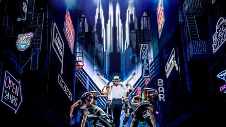 Découvrez le parcours de Michael Jackson à travers le spectacle renommé MJ The Musical, qui se produit au Prince Edward Theatre. Avec l'aimable autorisation de Dewynters/ crédit photo: Johan Persson..