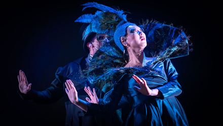 Take part to the immersive experience Priscilla the Party in London, bringing you at the heart of the Australian outback. Image courtesy of Buchanan PR / ©Marc Brenner