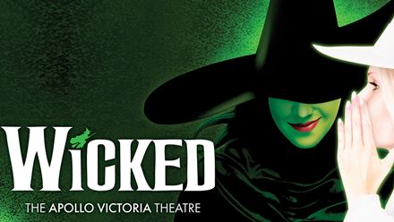 Erleben Sie die zauberhafte West End Sensation, Wicked, im Apollo Victoria Theatre. Bild mit Genehmigung von London Theatre Direct.