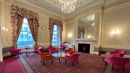 Relax and unwind in comfortable surroundings at DoubleTree by Hilton London Marble Arch. Image courtesy of Hilton.