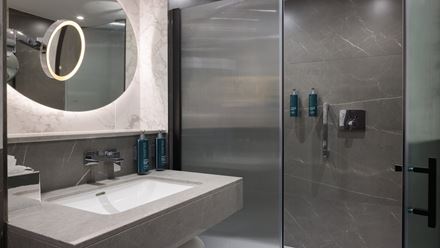 Find plenty of modern comforts and amenities in your room at DoubleTree by Hilton London Victoria. Image courtesy of Hilton.