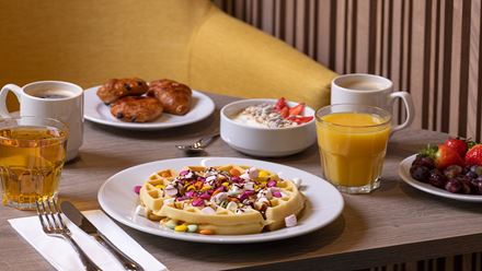 Enjoy a variety of breakfast options at Hampton by Hilton London City. Image courtesy of Hilton.
