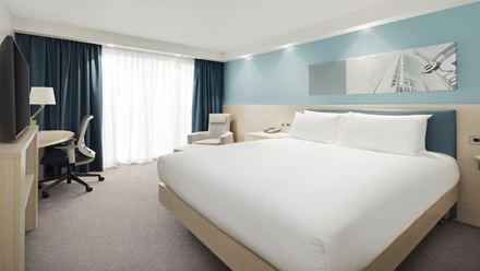 Experience spacious rooms and modern facilities at Hampton by Hilton London Excel. Image courtesy of Hilton.