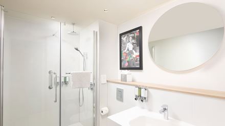 Hampton by Hilton London Old Street offers modern facilities and amenities. Image courtesy of Hilton.