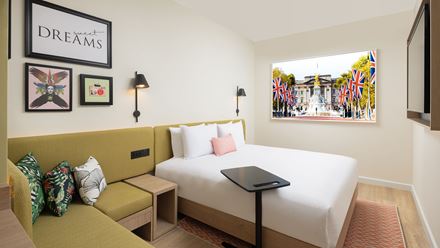 Relax in comfort in a modern room close to the sights of east London. Image courtesy of Hilton.