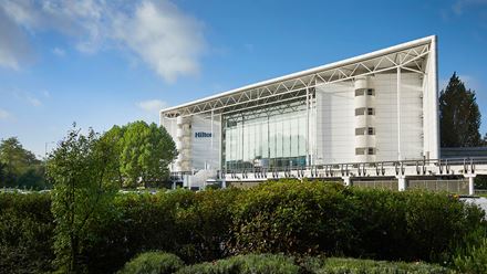 Enjoy a relaxing and convenient stay at Hilton London Heathrow Airport. Image courtesy of Hilton.