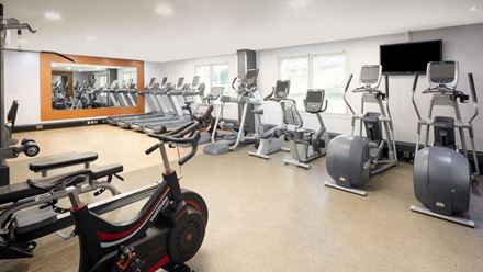 Head to the gym at Hilton London Heathrow Airport. Image courtesy of Hilton.